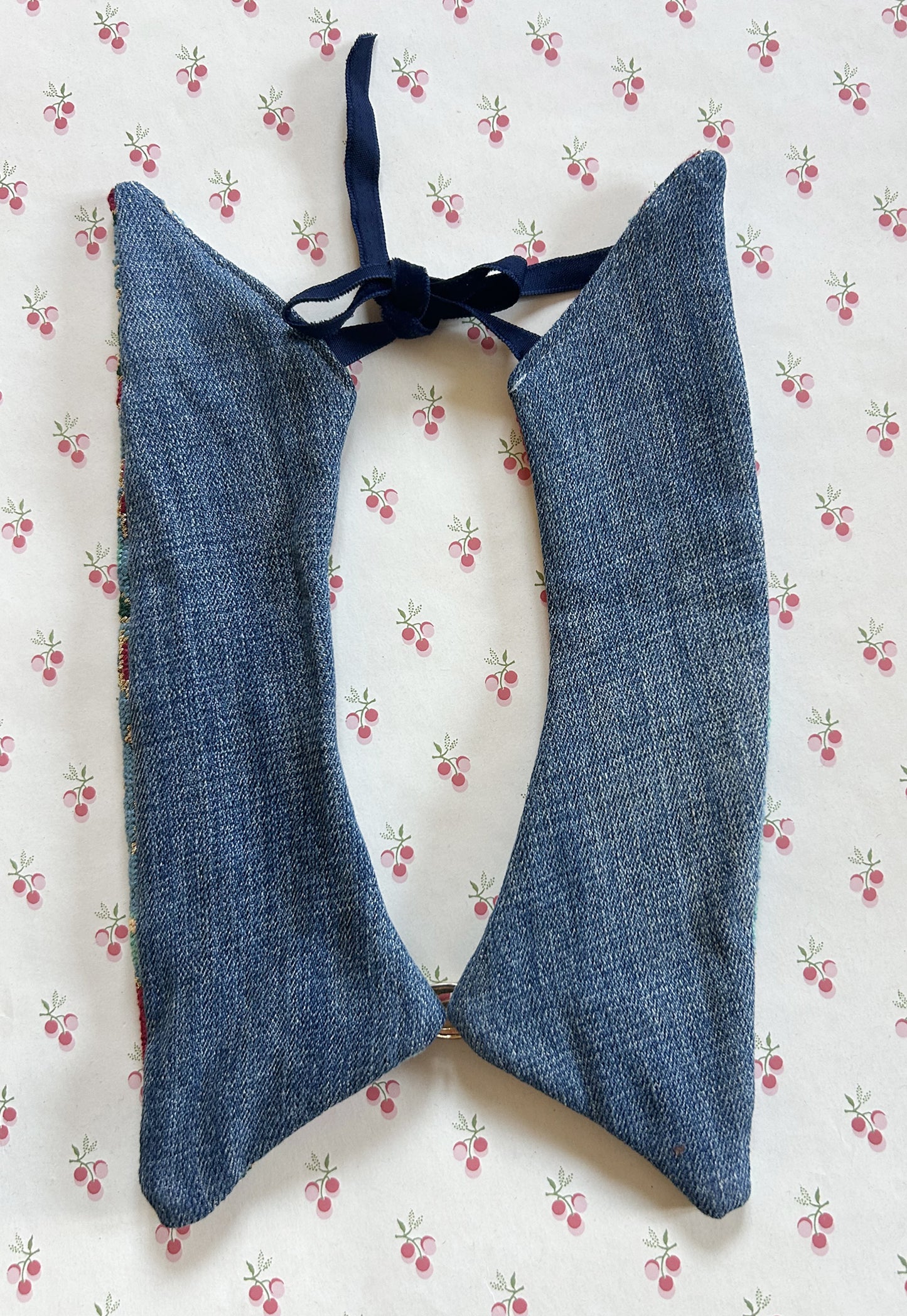 Upcycled detachable collar Simone