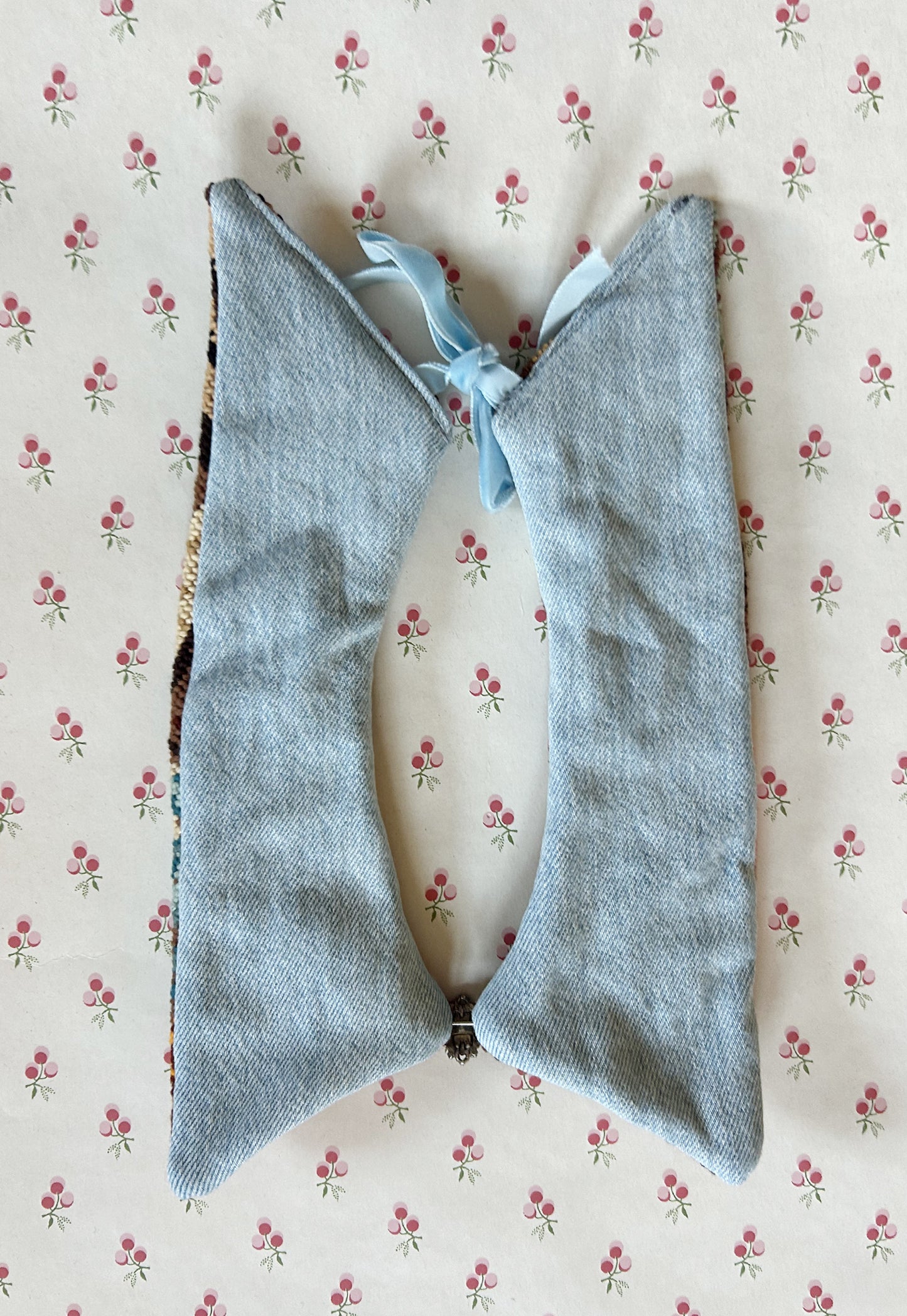 Upcycled detachable collar Simone