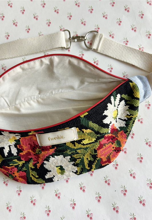 Upcycled bum bag Joe