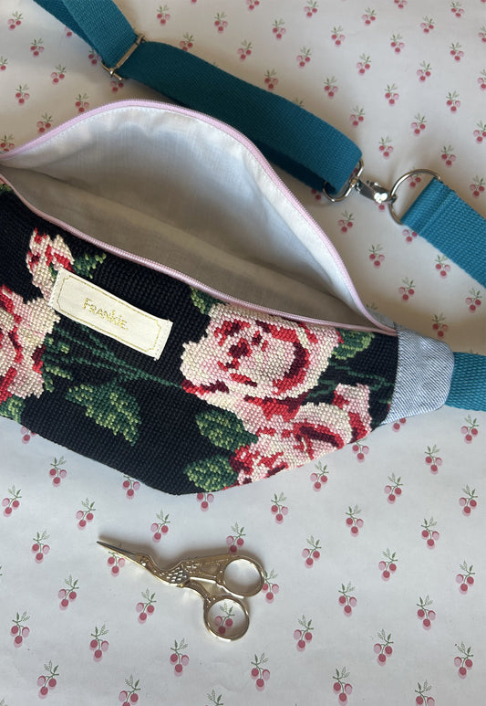 Upcycled bum bag Joe