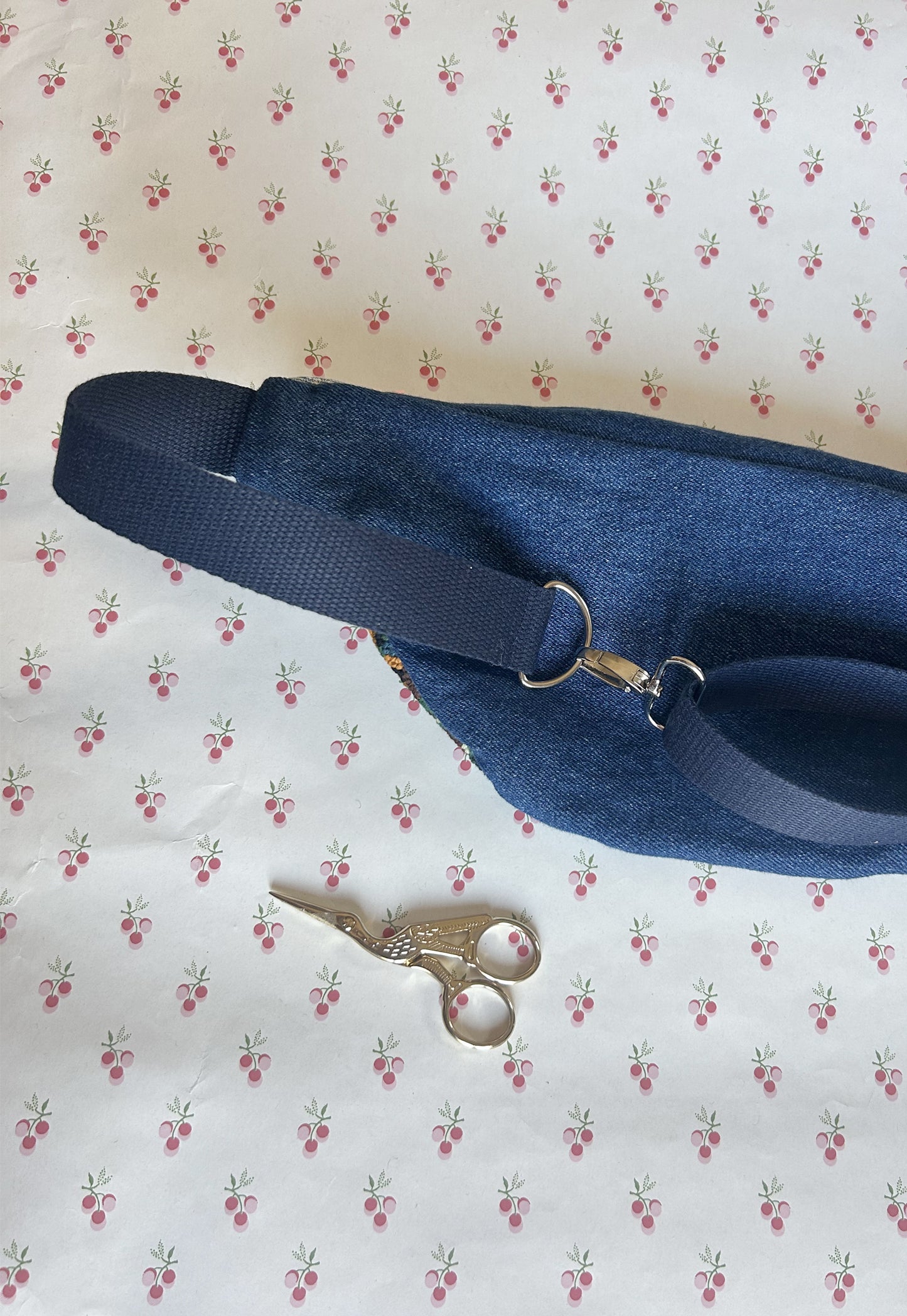 Upcycled bum bag Joe