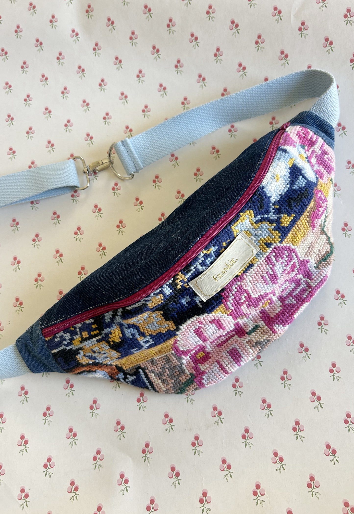 Upcycled bum bag Joe