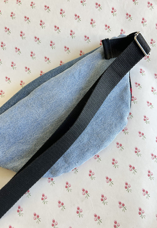 Upcycled bum bag Joe