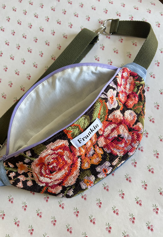 Upcycled bum bag Joe