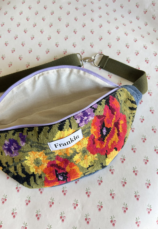 Upcycled bum bag Joe