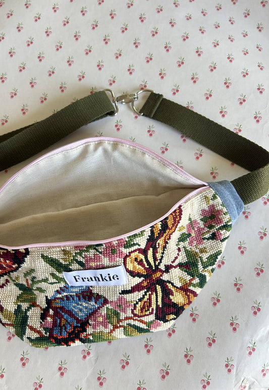 Upcycled bum bag Joe