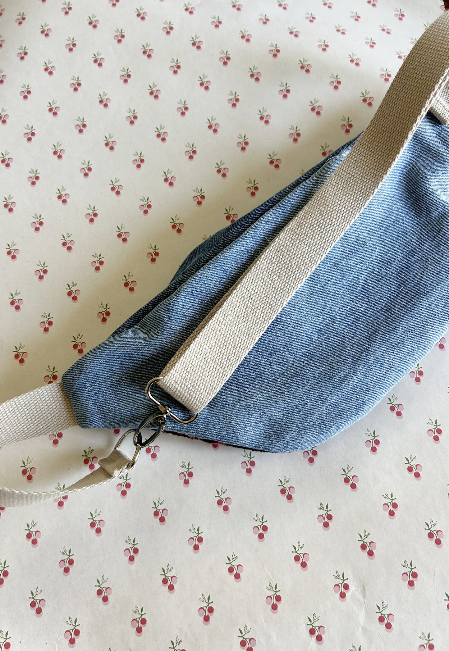 Upcycled bum bag Joe