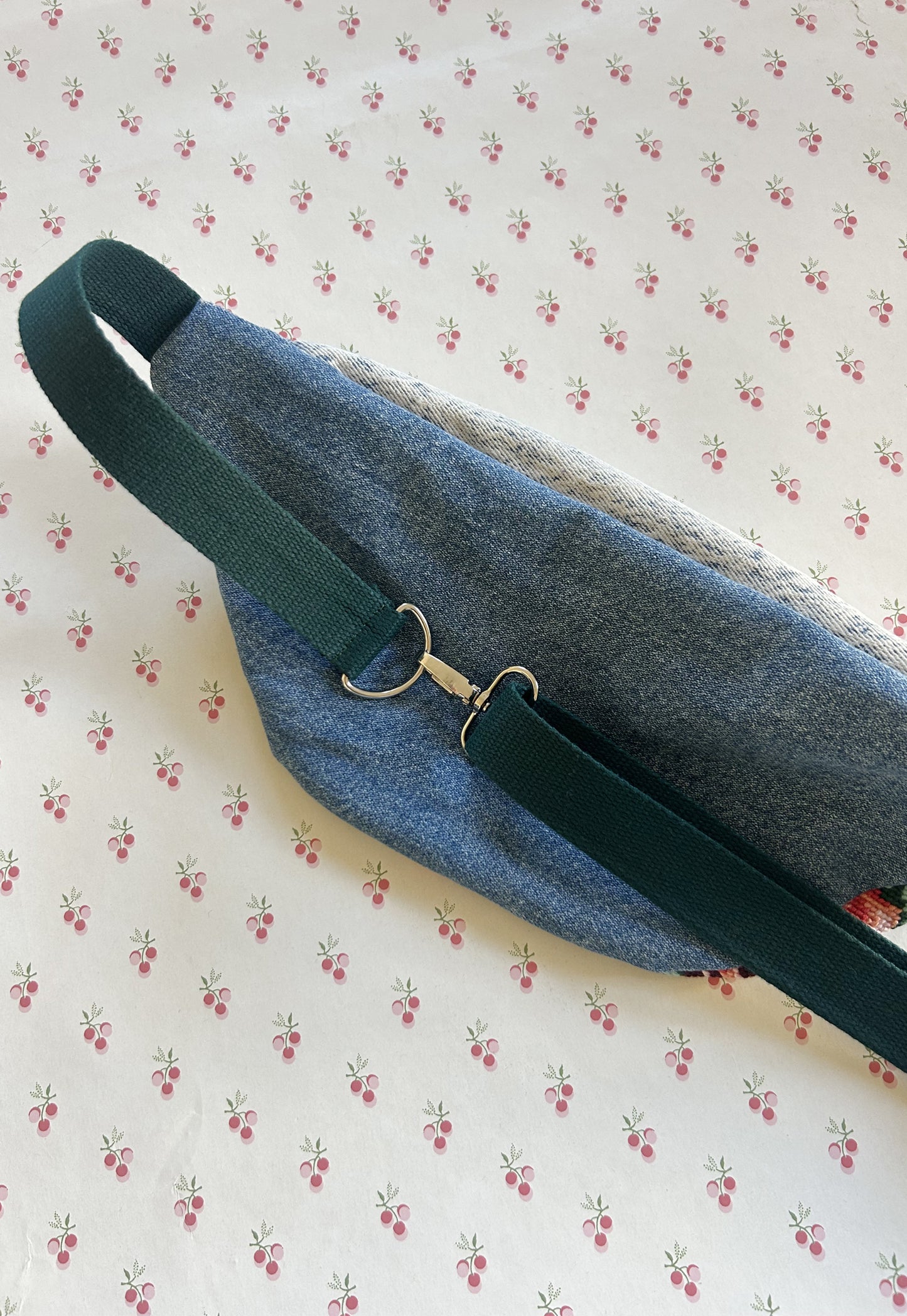 Upcycled bum bag Joe