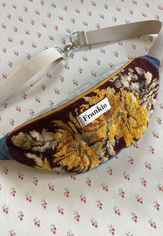 Upcycled bum bag Joe