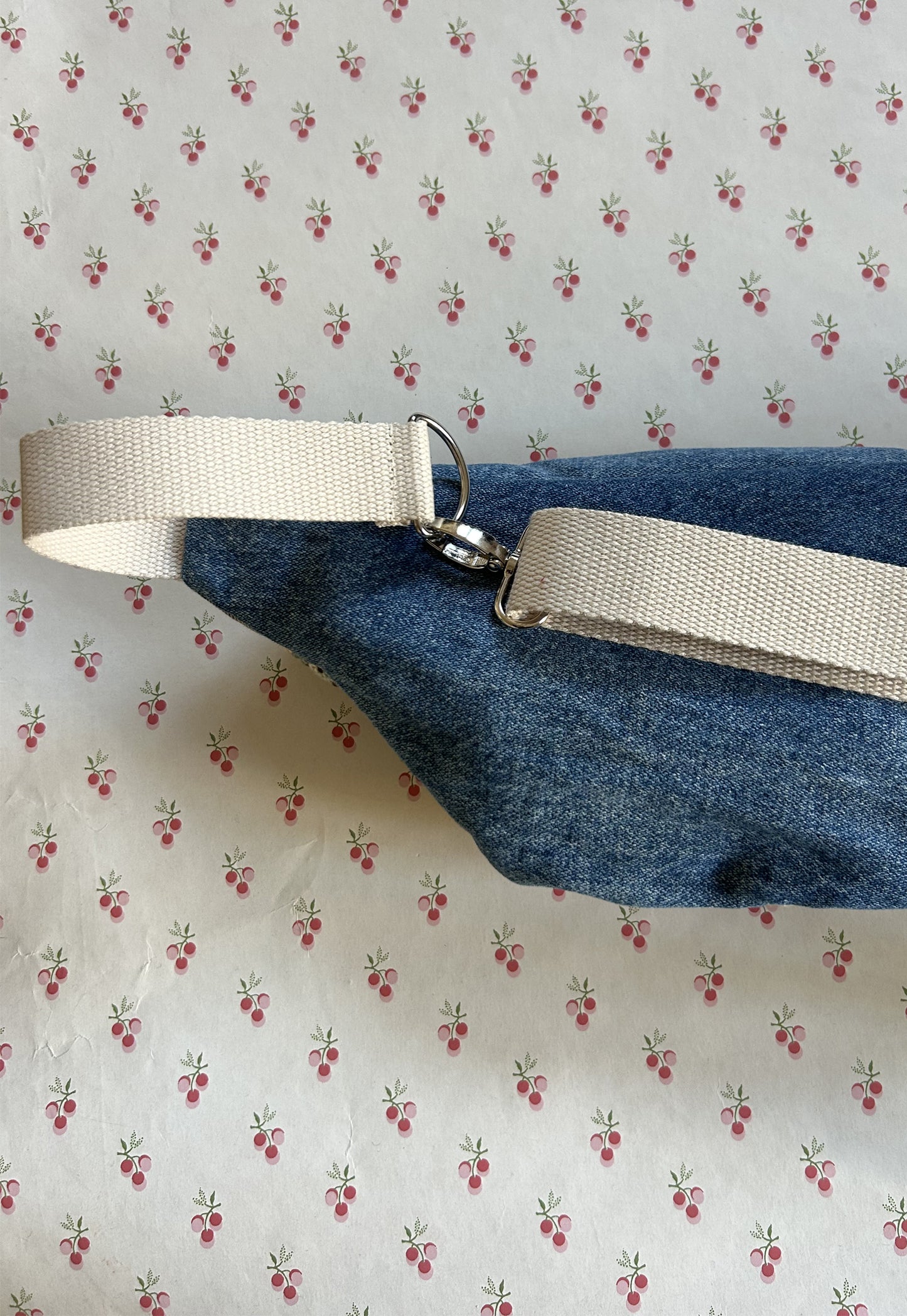 Upcycled bum bag Joe