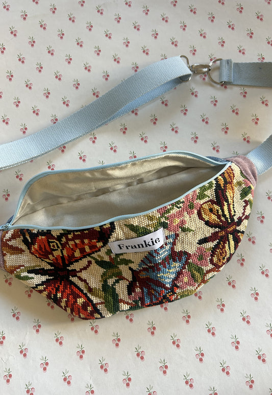 Upcycled bum bag Joe