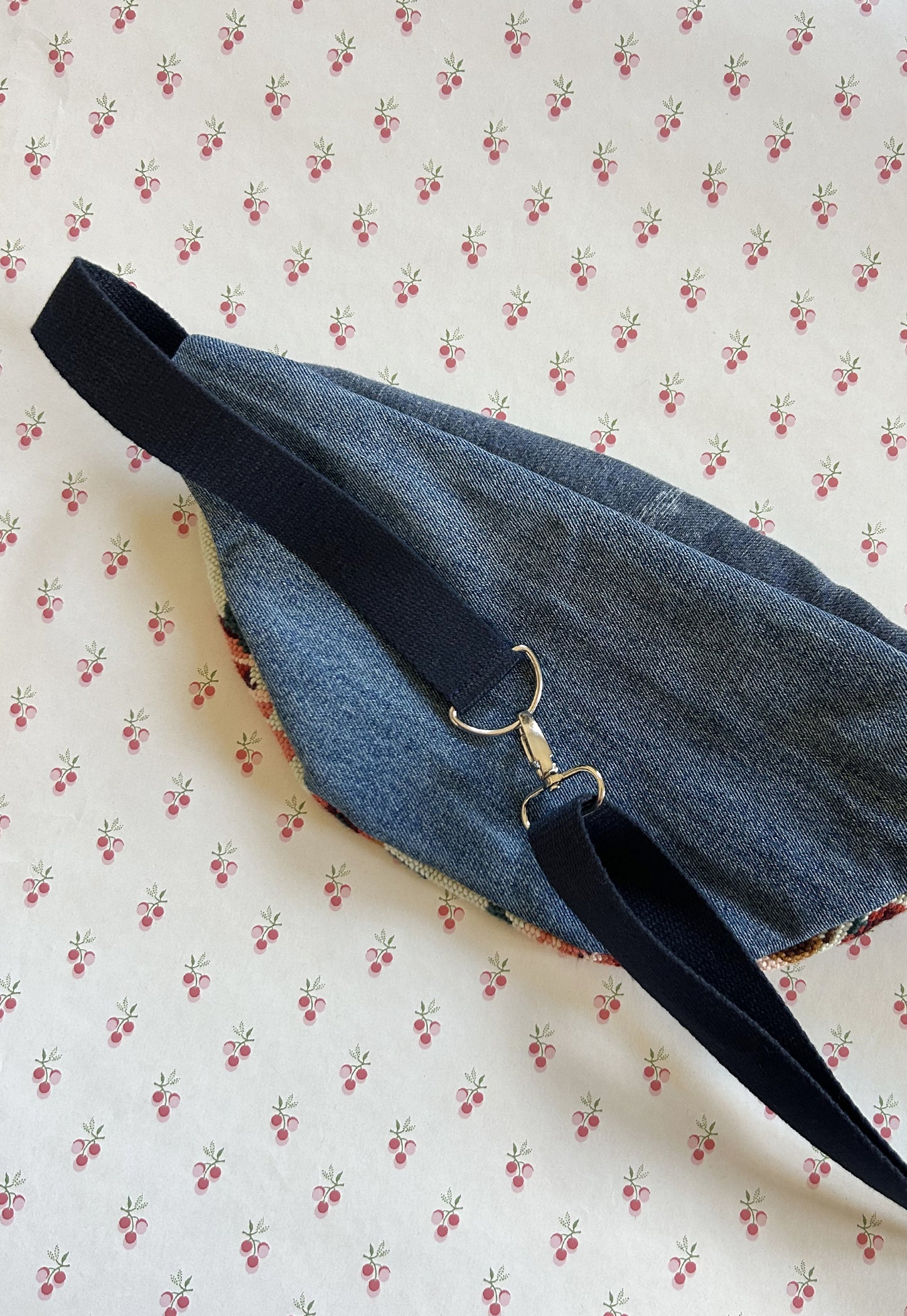 Upcycled bum bag Joe