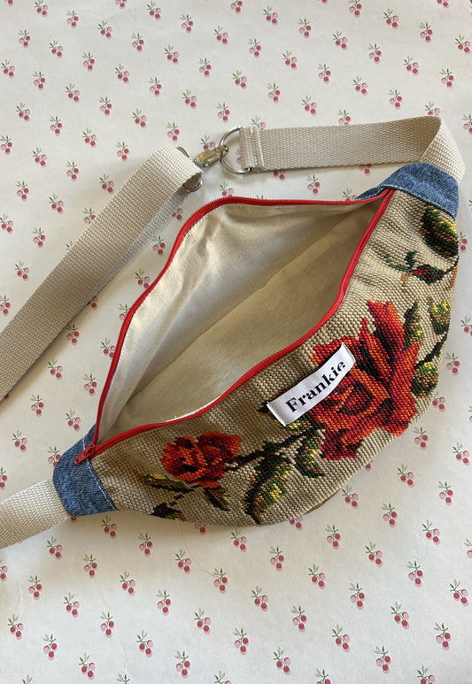 Upcycled bum bag Joe