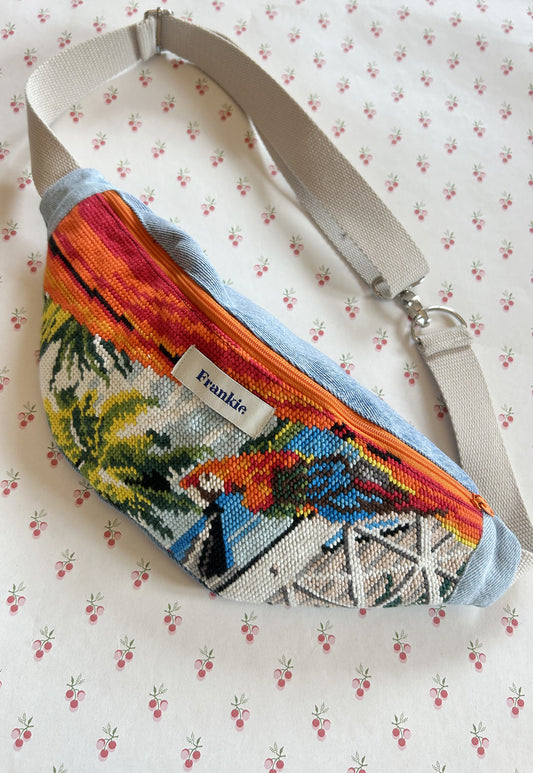 Upcycled bum bag Joe