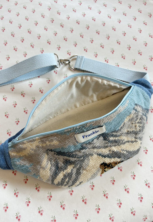 Upcycled bum bag Joe