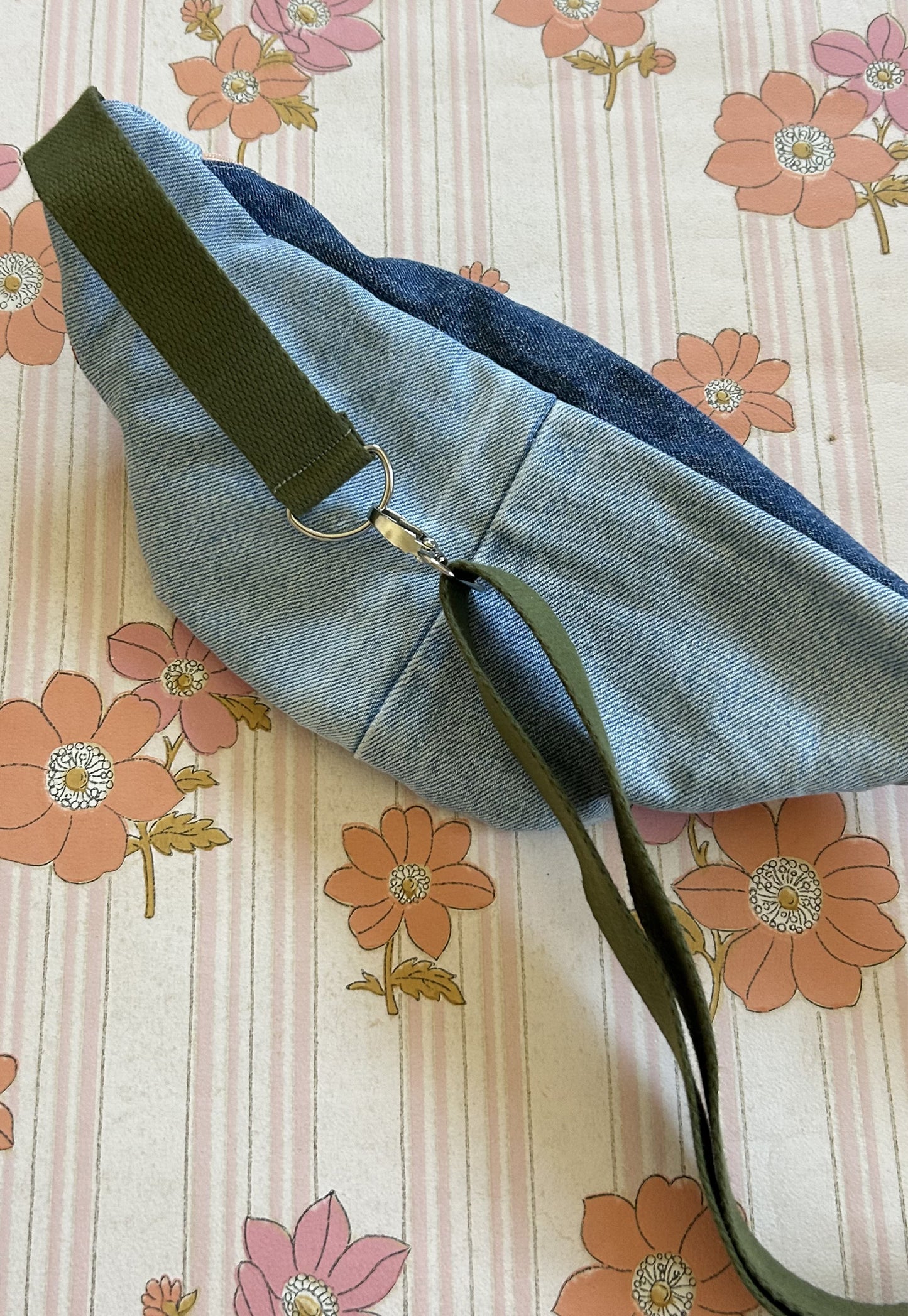 Upcycled bum bag Joe