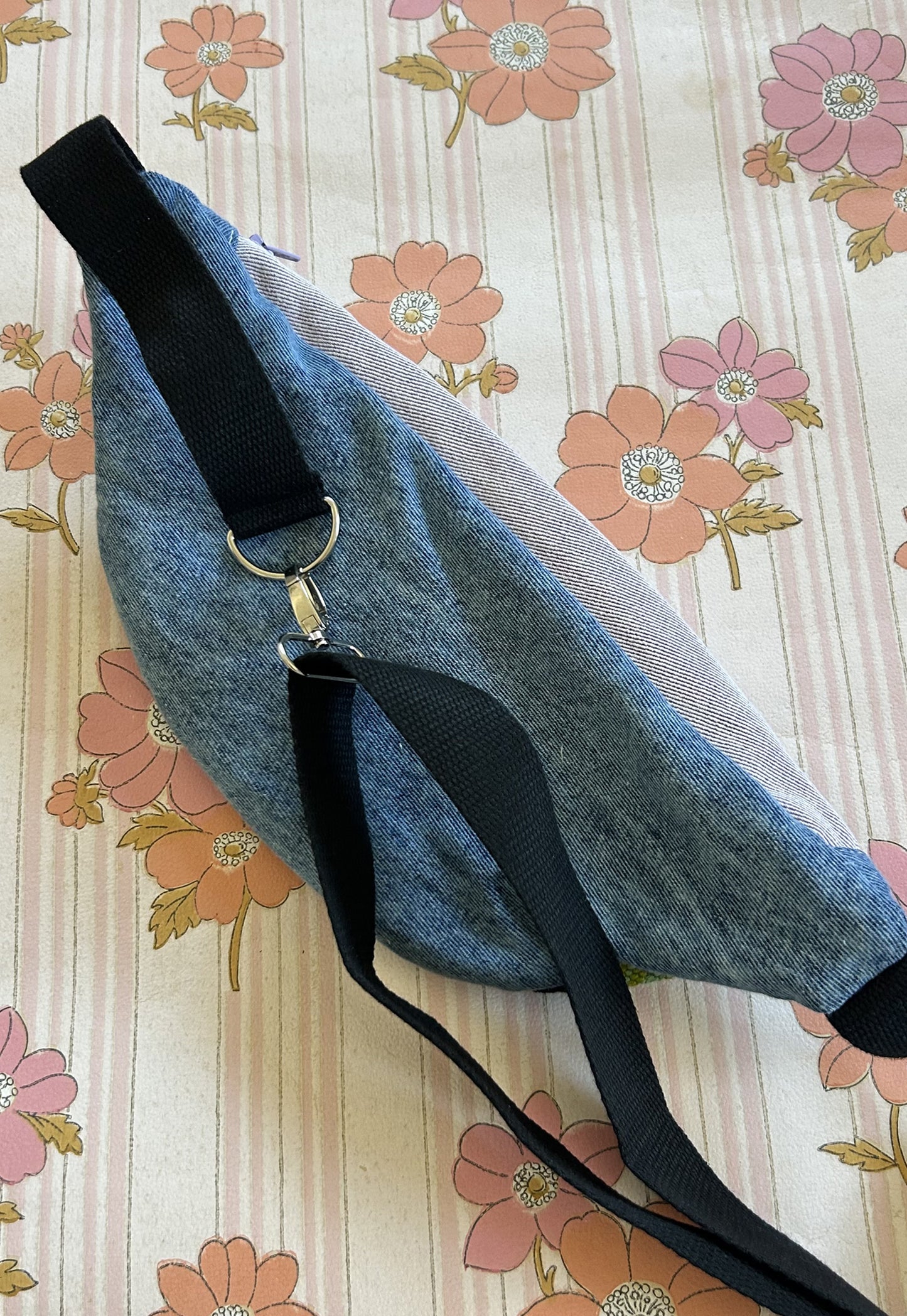 Upcycled bum bag Joe