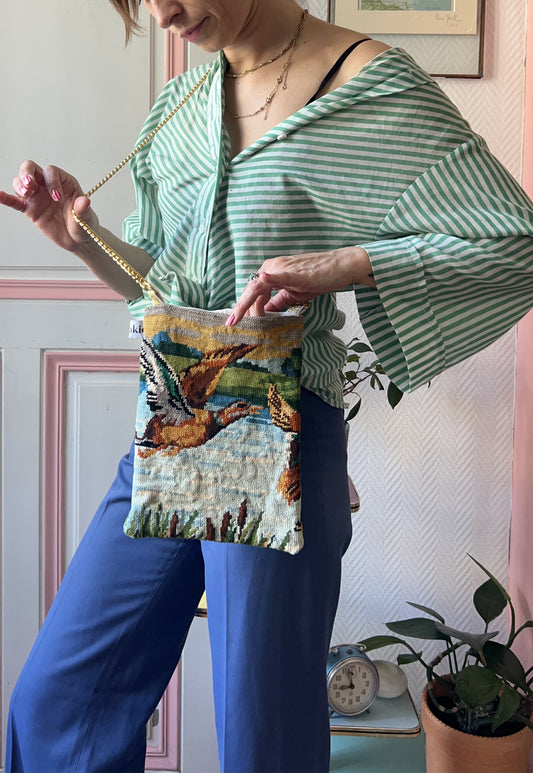 Upcycled chain bag Colette