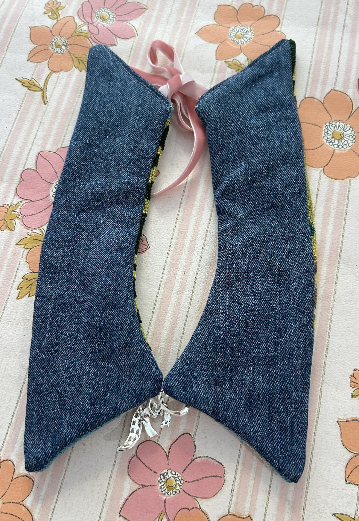 Upcycled detachable collar Simone
