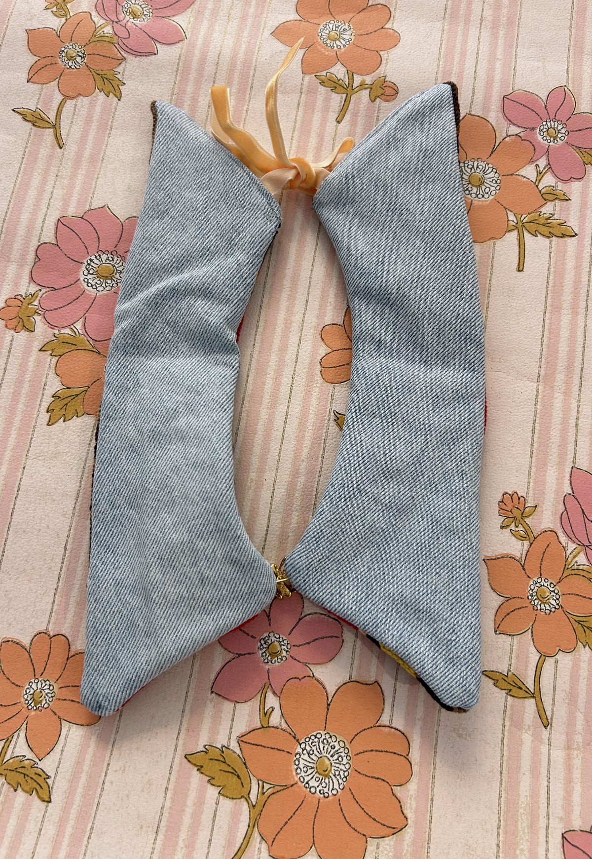 Upcycled detachable collar Simone