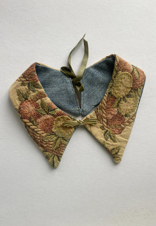 Upcycled detachable collar Simone