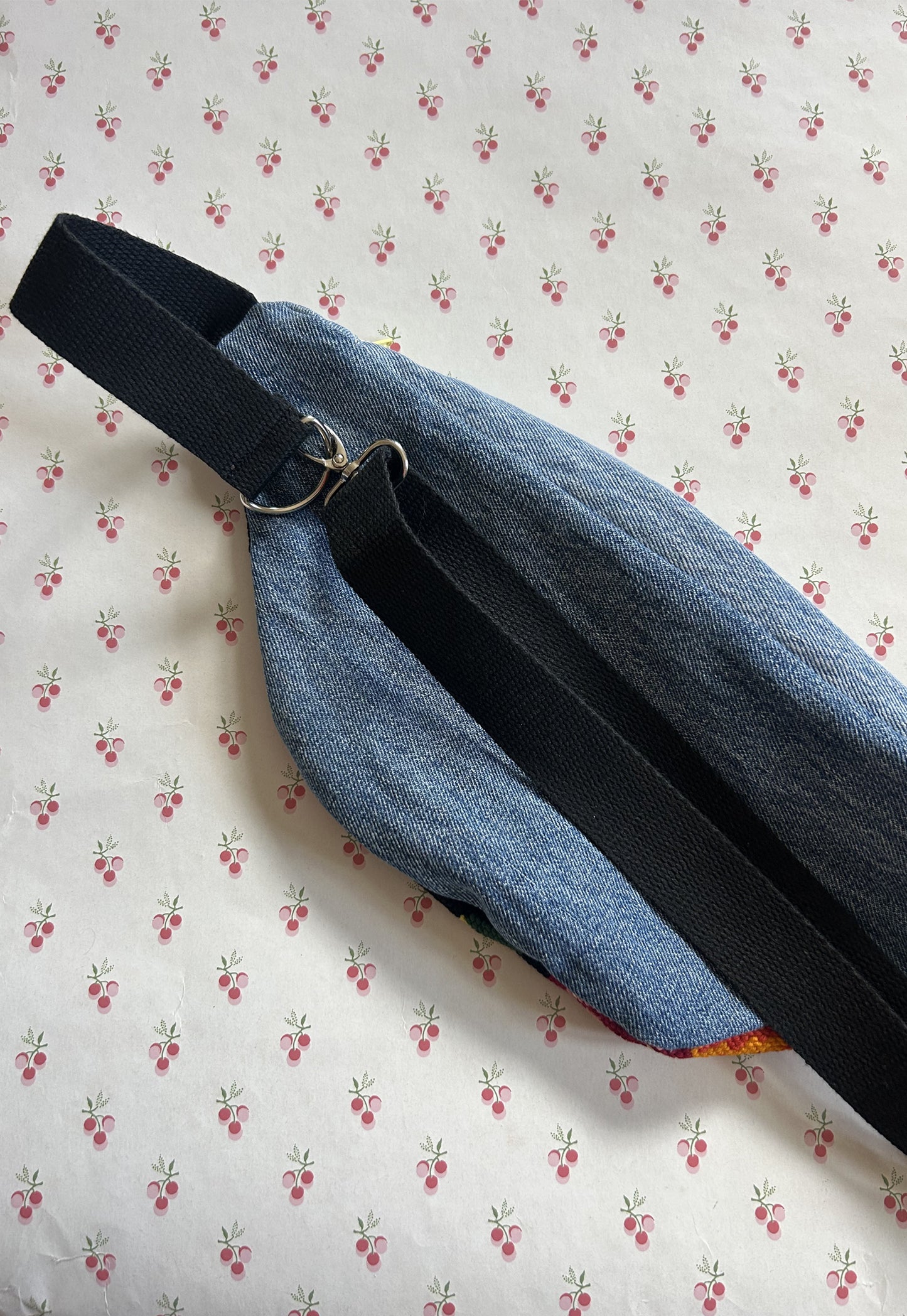 Upcycled bum bag Joe