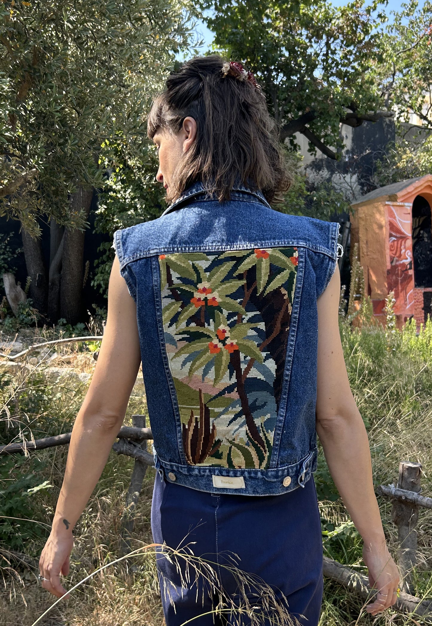 Upcycled Sleeveless Jacket Tropical (XS/S)