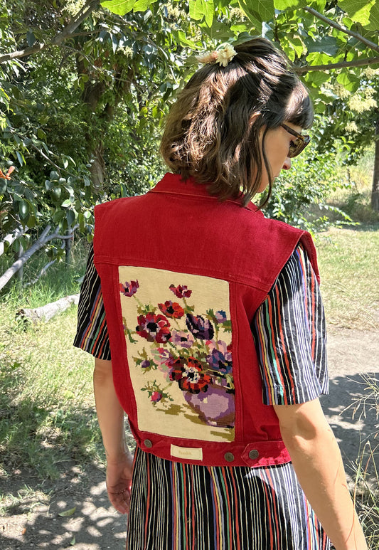 Upcycled Sleeveless Jacket Anémones (S)