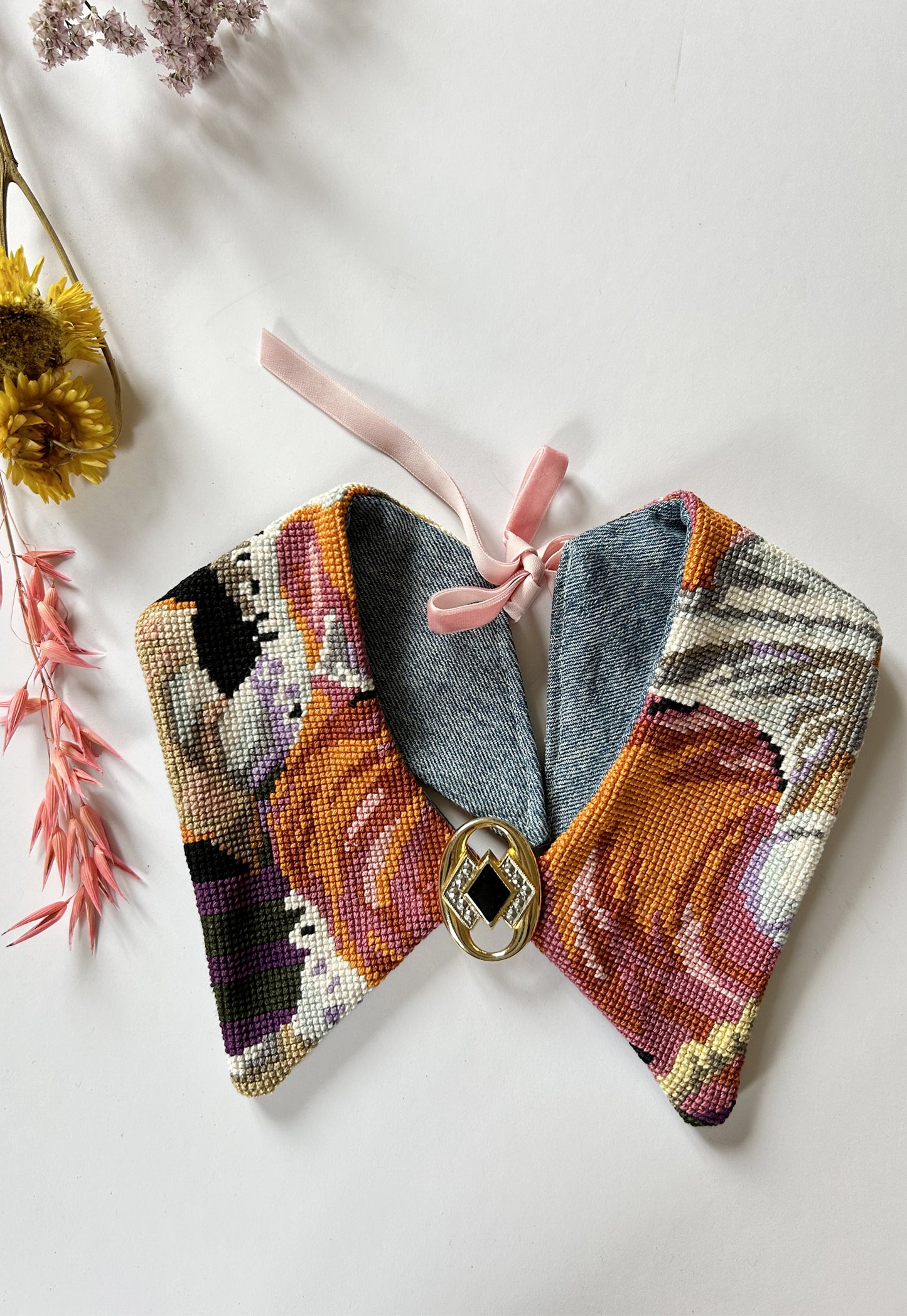 Upcycled detachable collar Simone