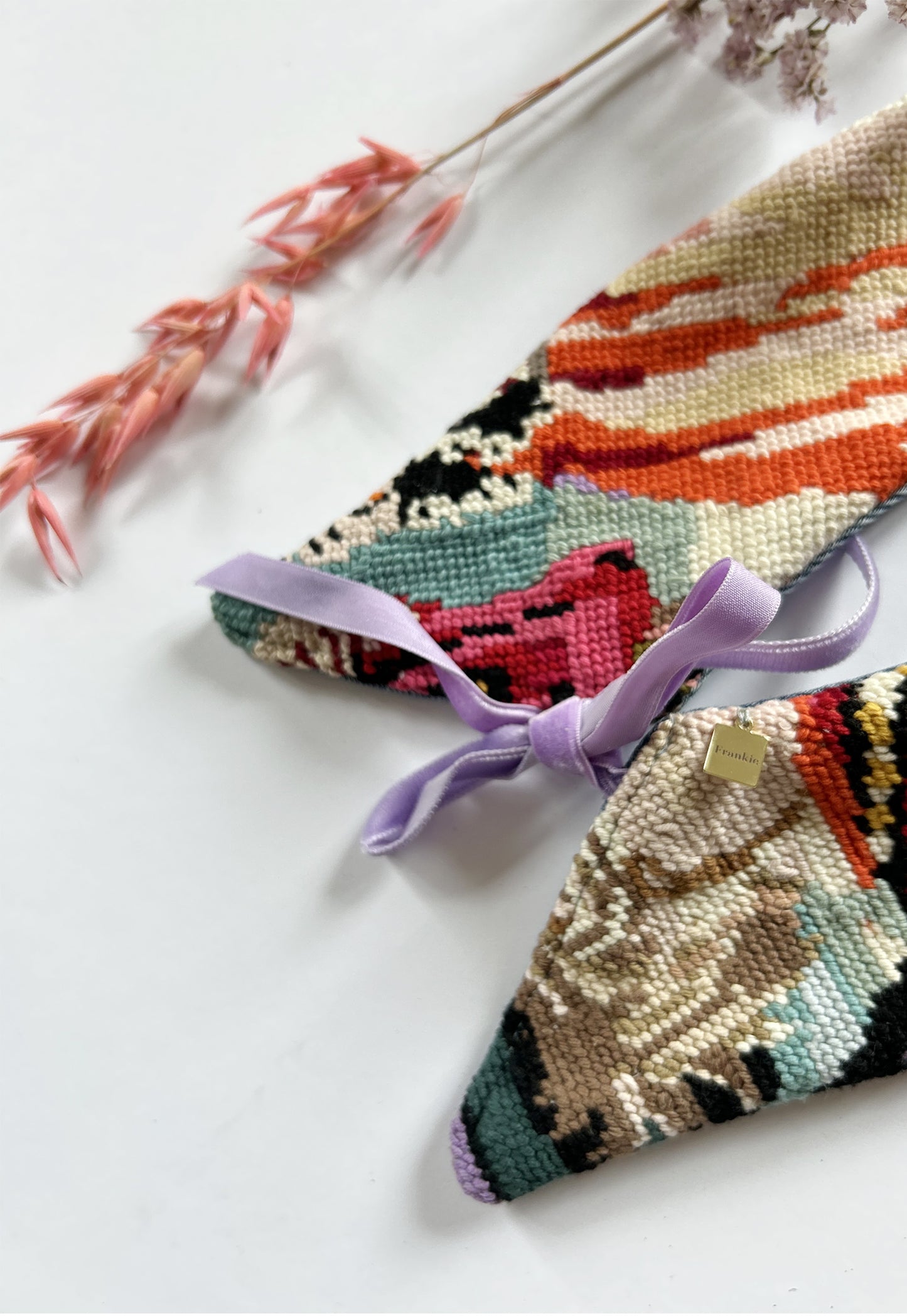 Upcycled detachable collar Simone