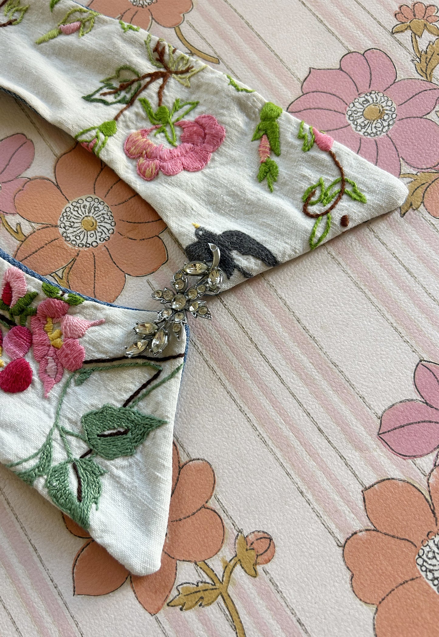 Upcycled detachable collar Simone