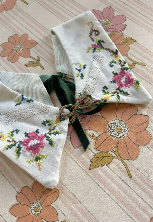 Upcycled detachable collar Simone