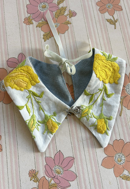 Upcycled detachable collar Simone