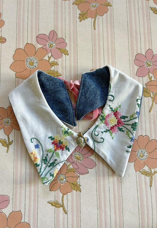 Upcycled detachable collar Simone