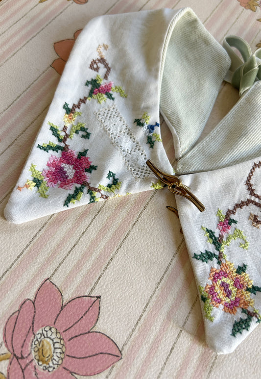 Upcycled detachable collar Simone