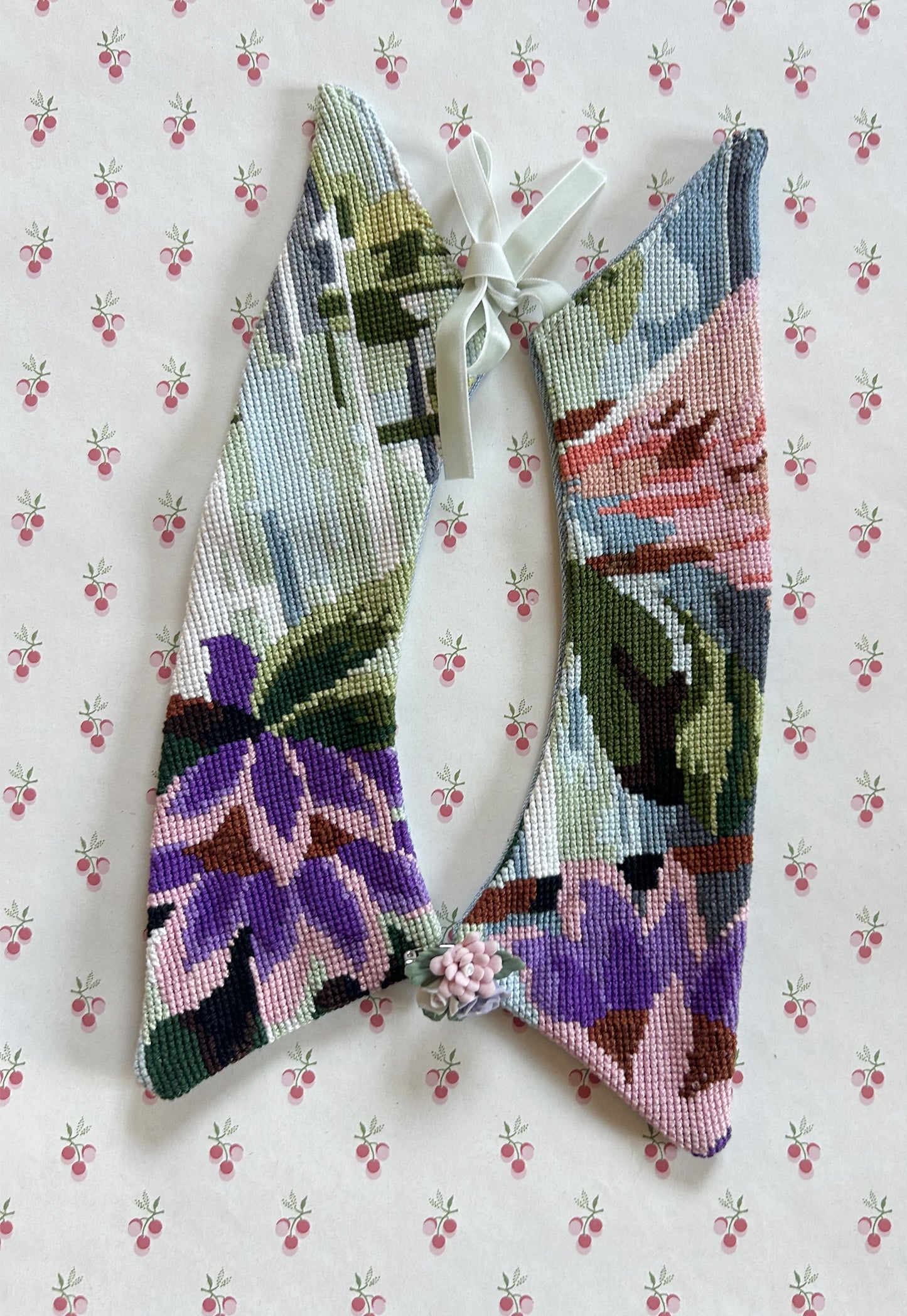 Upcycled detachable collar Simone