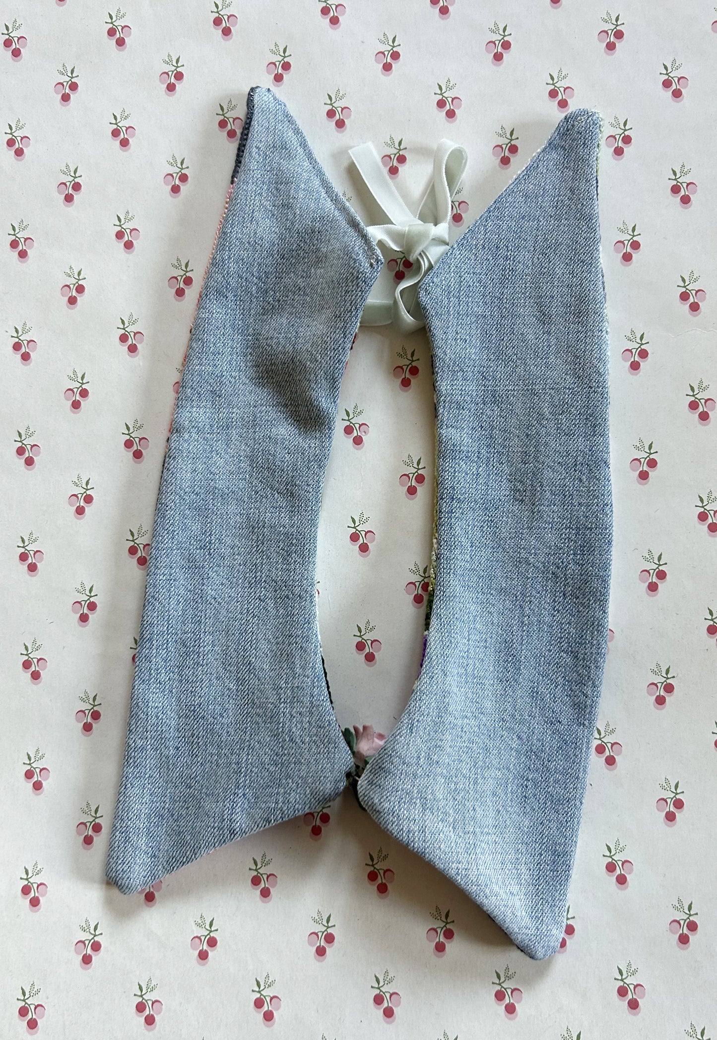 Upcycled detachable collar Simone