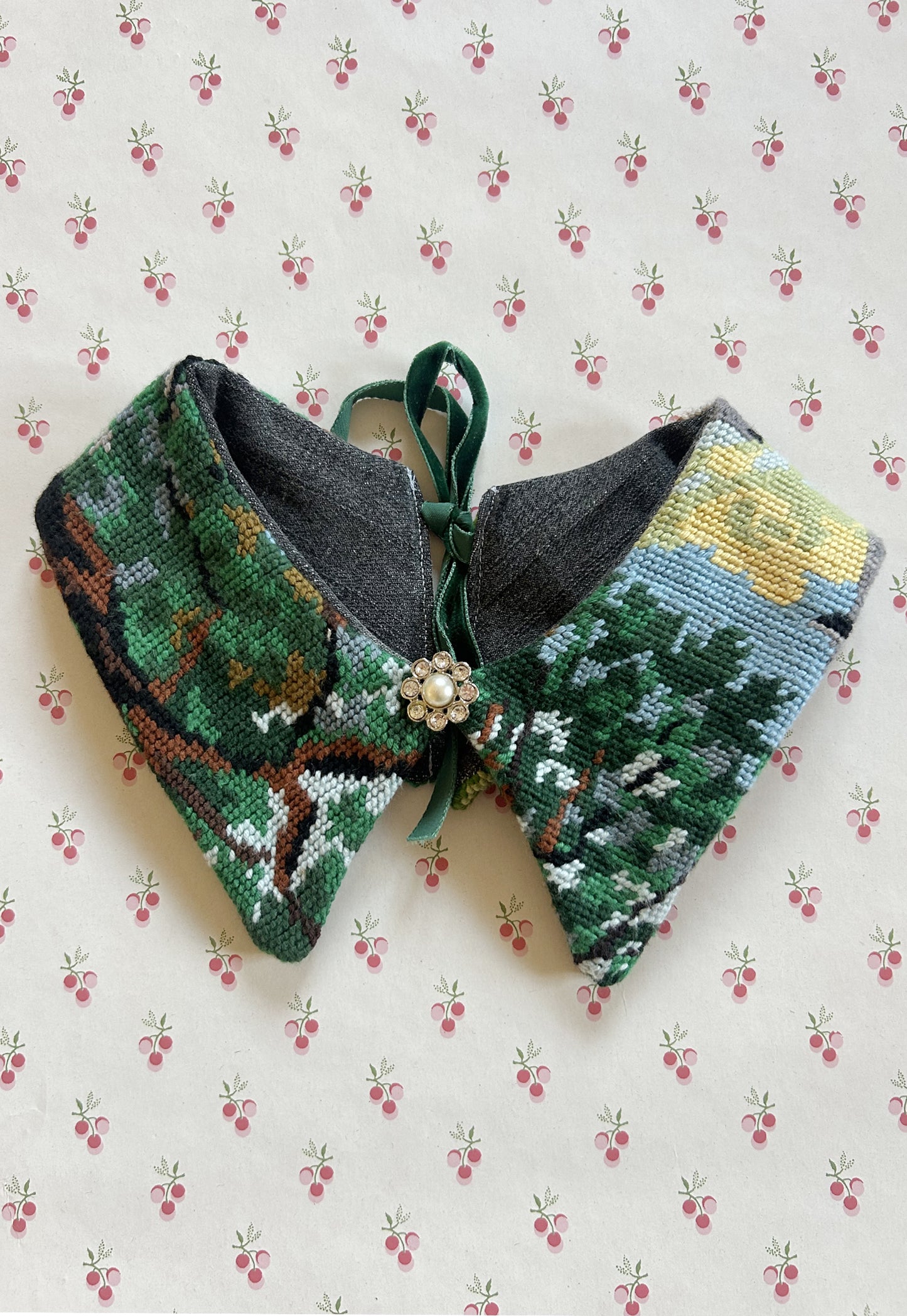 Upcycled detachable collar Simone