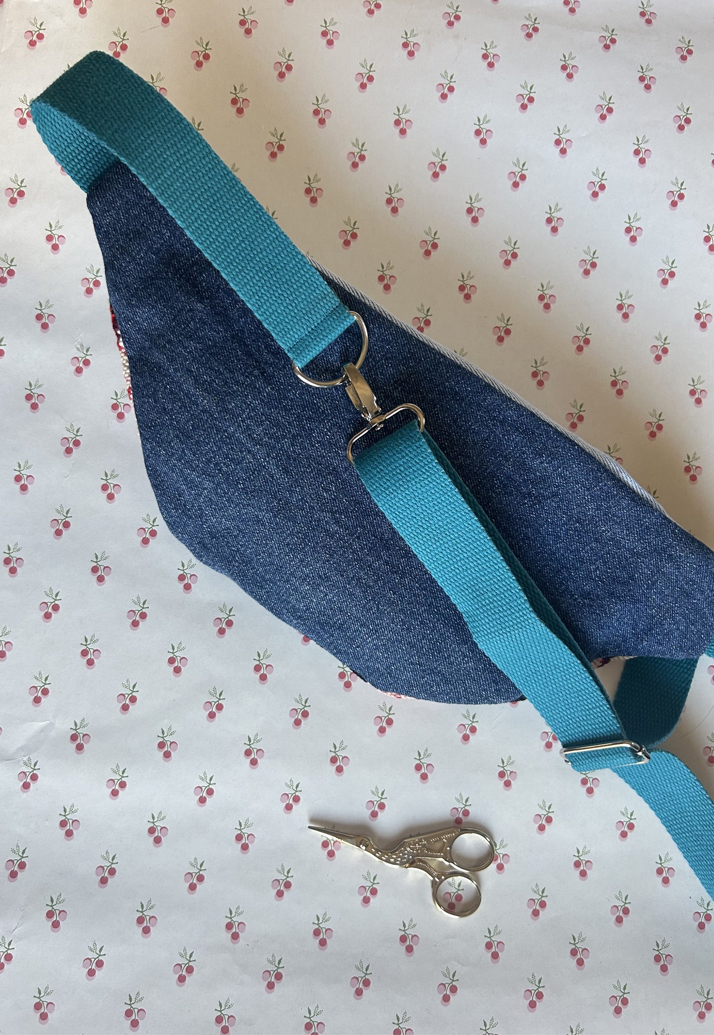 Upcycled bum bag Joe