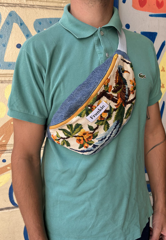 Upcycled bum bag Joe
