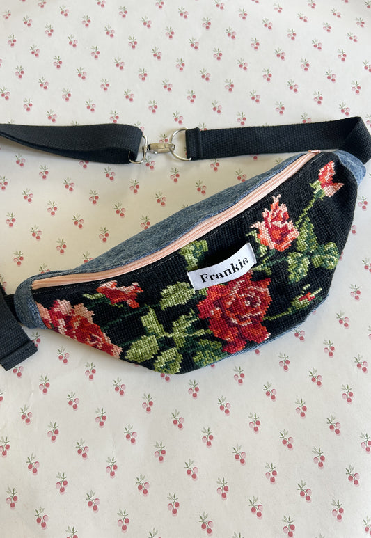 Upcycled bum bag Joe