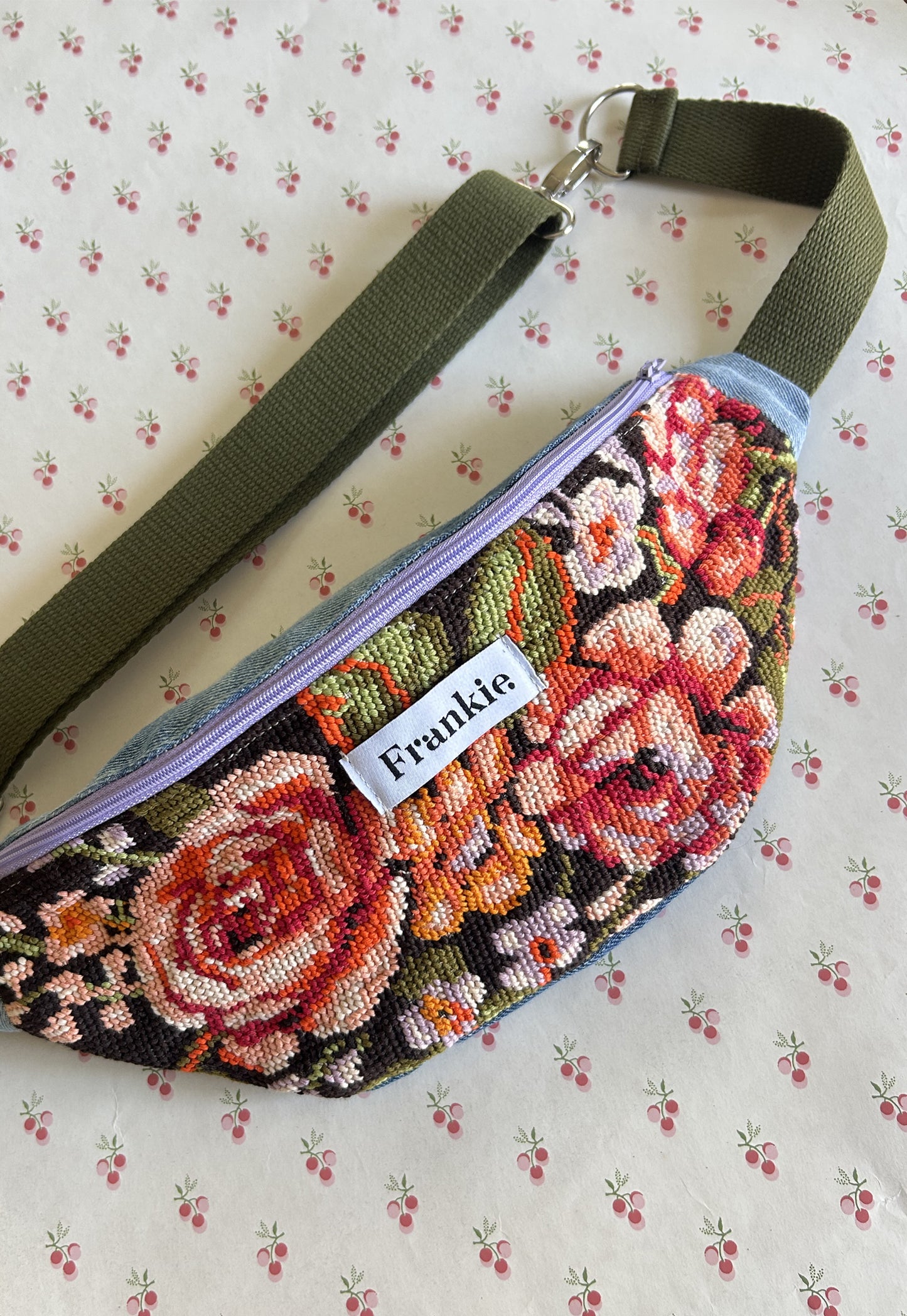 Upcycled bum bag Joe