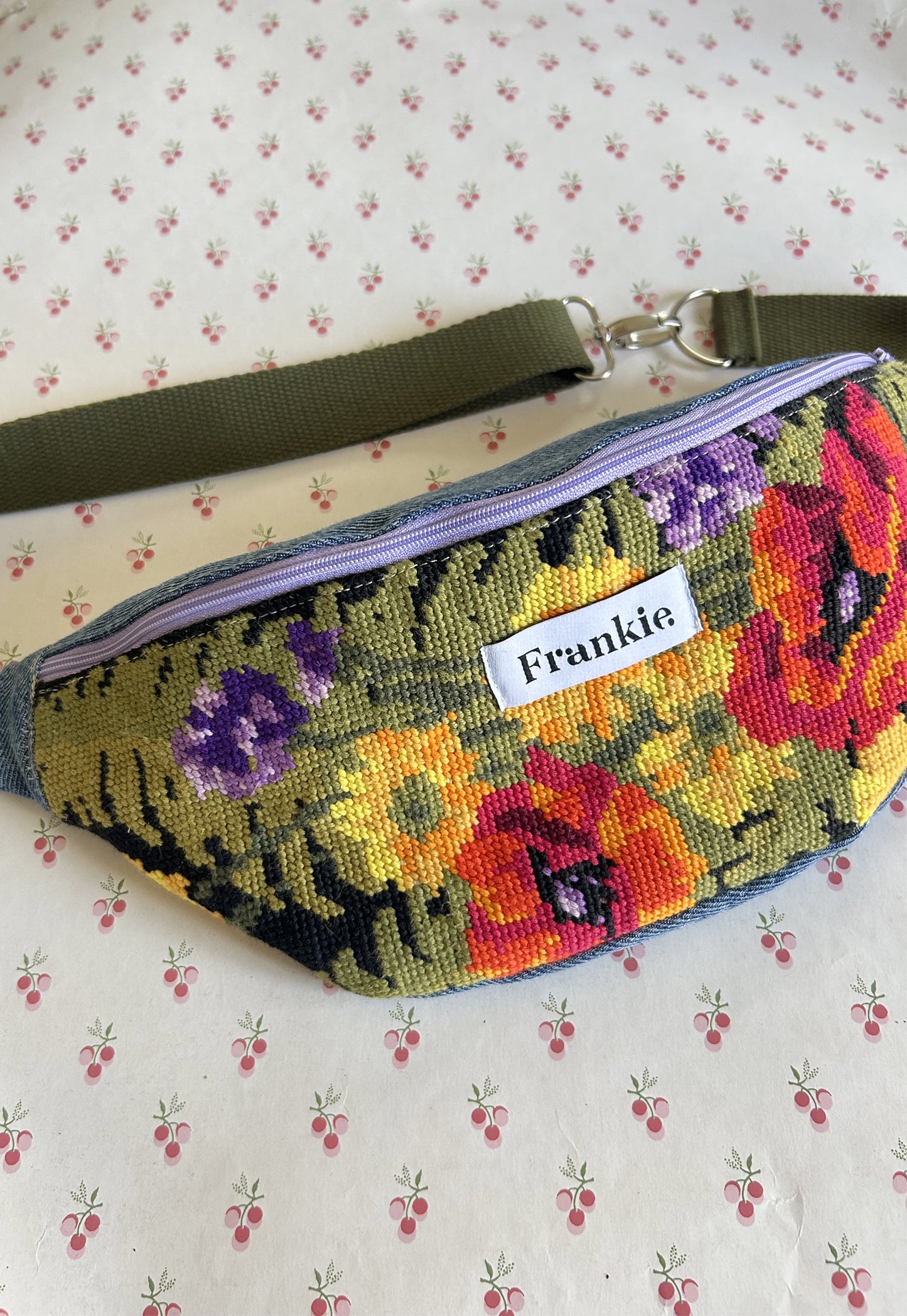 Upcycled bum bag Joe