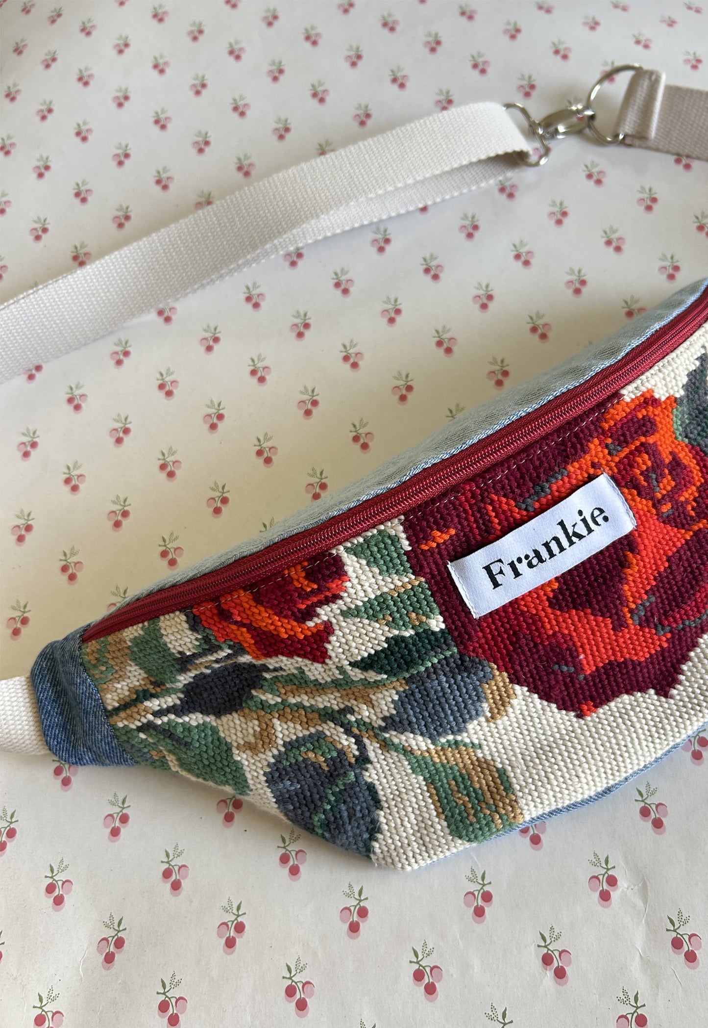 Upcycled bum bag Joe