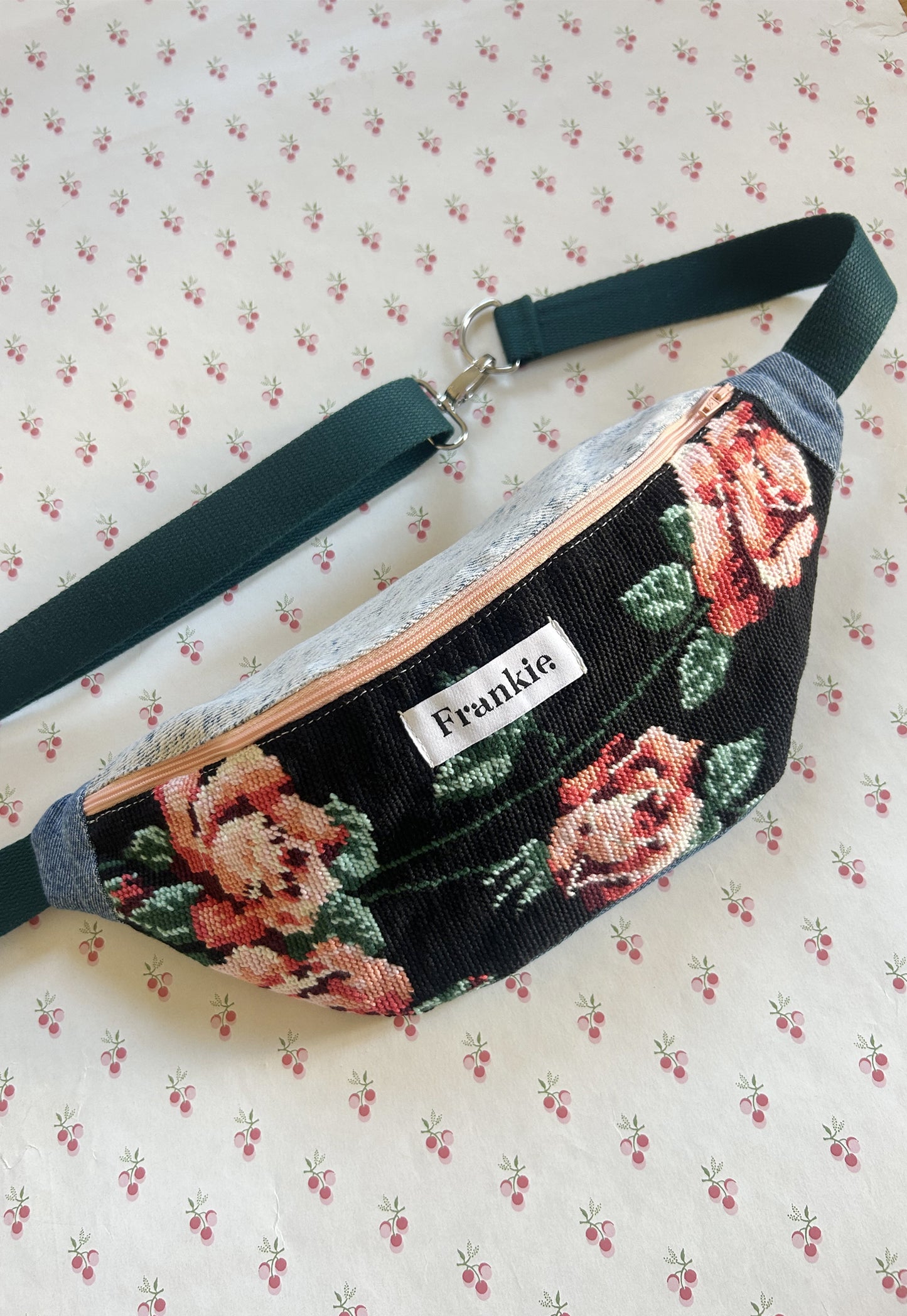 Upcycled bum bag Joe