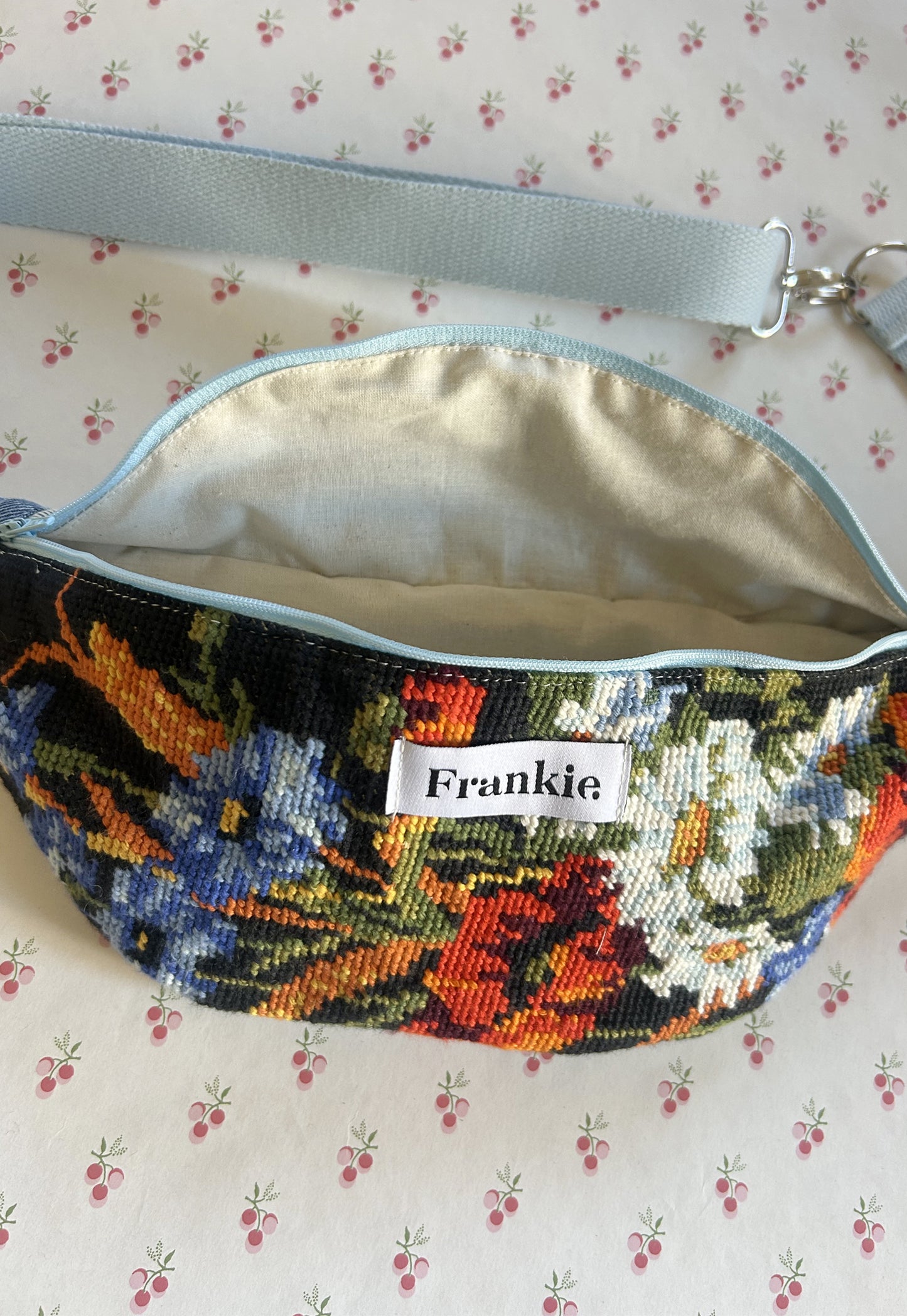 Upcycled bum bag Joe