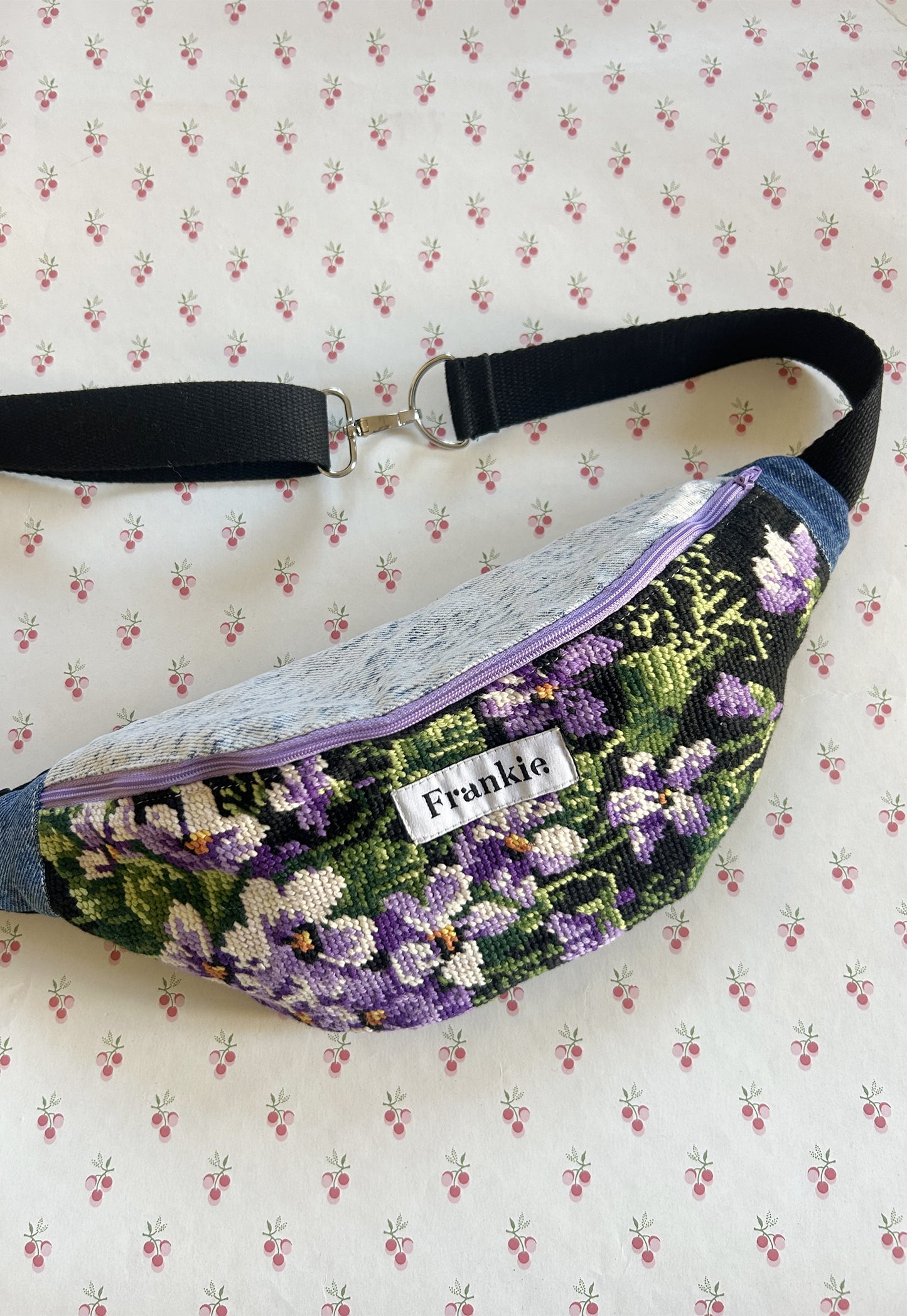 Upcycled bum bag Joe