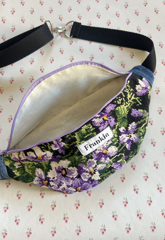 Upcycled bum bag Joe