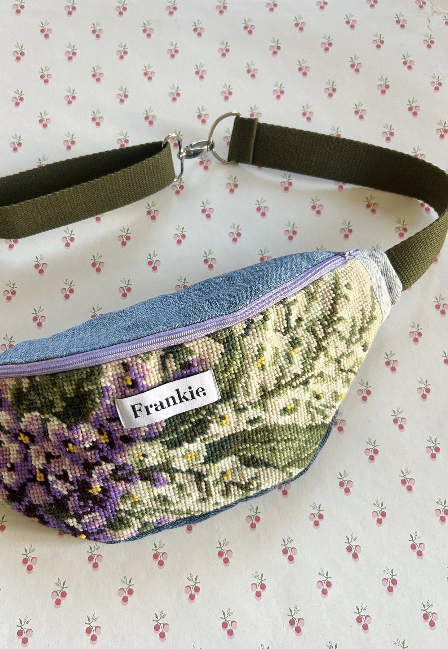 Upcycled bum bag Joe