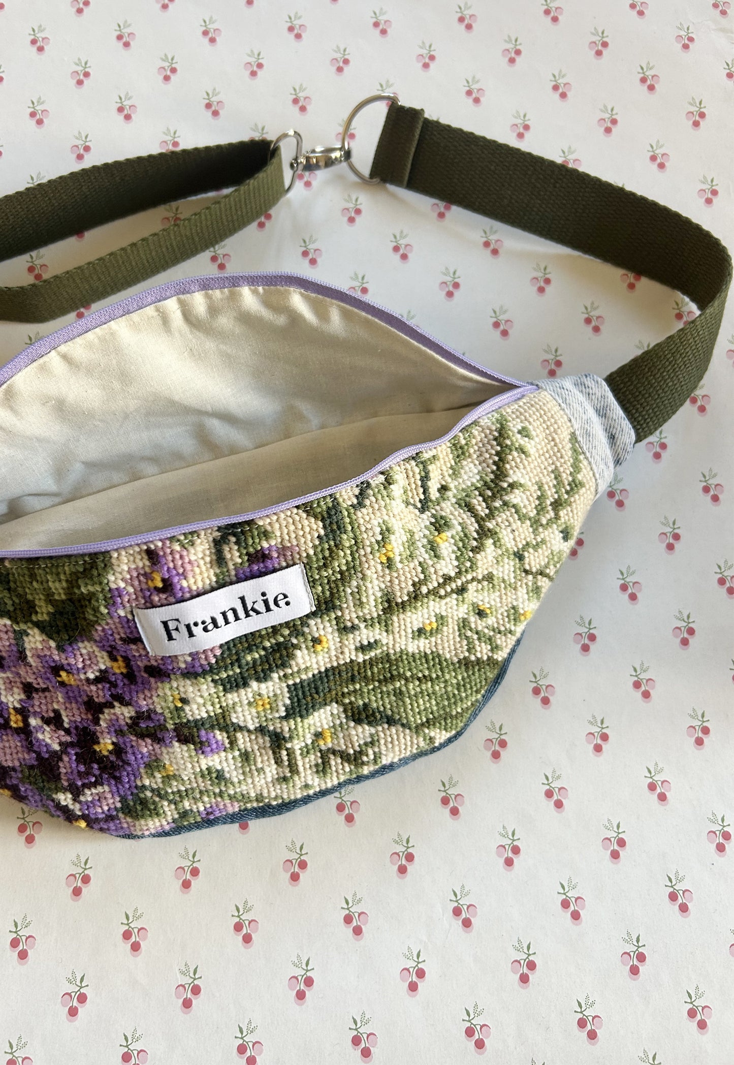 Upcycled bum bag Joe